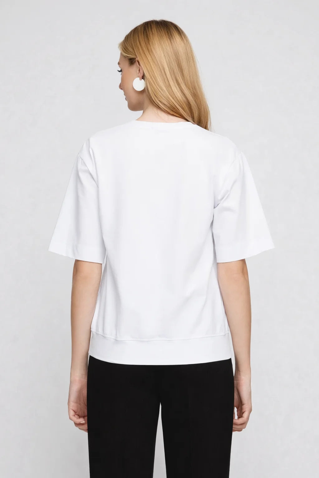 Tricou dama alb cu broderie in contrast